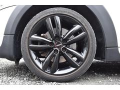 �ʣãף��������������դ����͵��Υܥǥ����顼�ڥåѡ��ۥ磻�Ȥ���ޤäƥ������ʻž夬��ˡ� 3