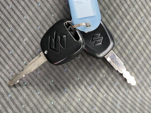 FA ミュージックプレイヤー接続可 CD キーレスエントリー 電動格納ミラー ベンチシート CVT 盗難防止システム 衝突安全ボディ ABS エアコン パワーステアリング パワーウィンドウ(17枚目)