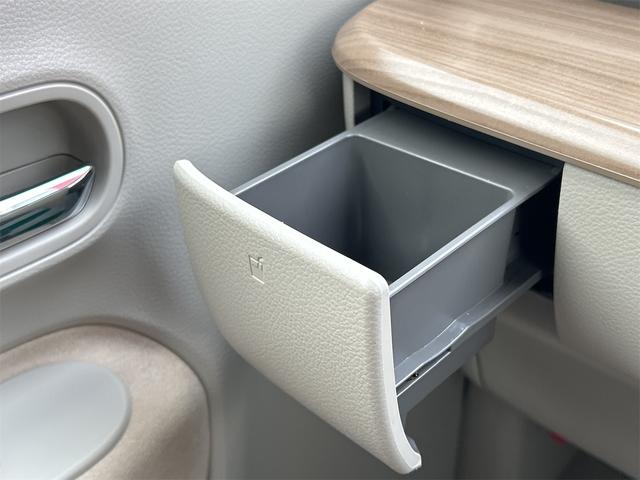 アルトラパン Ｘ　ＥＴＣ　バックカメラ　ナビ　ＴＶ　衝突被害軽減システム　オートライト　ＨＩＤ　スマートキー　アイドリングストップ　電動格納ミラー　シートヒーター　ベンチシート　ＣＶＴ　盗難防止システム　ＡＢＳ　ＥＳＣ（44枚目）