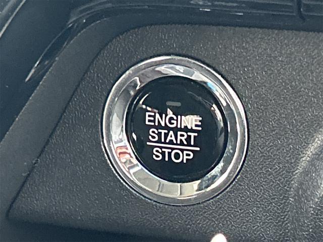 ステップワゴンスパーダ スパーダ　ホンダセンシング　ＥＴＣ　バックカメラ　ナビ　ＴＶ　オートクルーズコントロール　レーンアシスト　衝突被害軽減システム　両側電動スライドドア　オートライト　スマートキー　アイドリングストップ　電動格納ミラー　３列シート（9枚目）