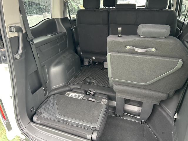 ステップワゴンスパーダ スパーダ　ホンダセンシング　ＥＴＣ　バックカメラ　ナビ　ＴＶ　オートクルーズコントロール　レーンアシスト　衝突被害軽減システム　両側電動スライドドア　オートライト　スマートキー　アイドリングストップ　電動格納ミラー　３列シート（18枚目）