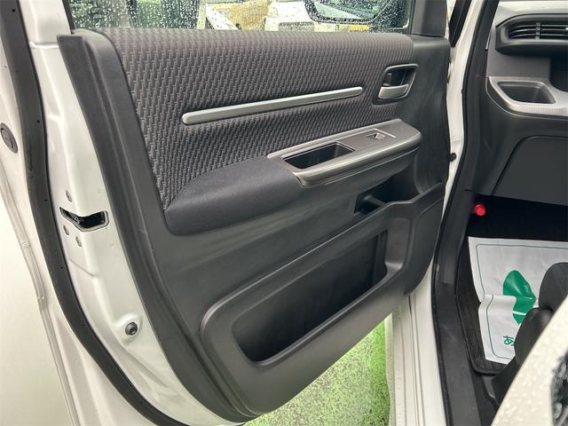 ステップワゴンスパーダ スパーダ　ホンダセンシング　ＥＴＣ　バックカメラ　ナビ　ＴＶ　オートクルーズコントロール　レーンアシスト　衝突被害軽減システム　両側電動スライドドア　オートライト　スマートキー　アイドリングストップ　電動格納ミラー　３列シート（40枚目）