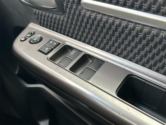 ステップワゴンスパーダ スパーダ　ホンダセンシング　ＥＴＣ　バックカメラ　ナビ　ＴＶ　オートクルーズコントロール　レーンアシスト　衝突被害軽減システム　両側電動スライドドア　オートライト　スマートキー　アイドリングストップ　電動格納ミラー　３列シート（53枚目）