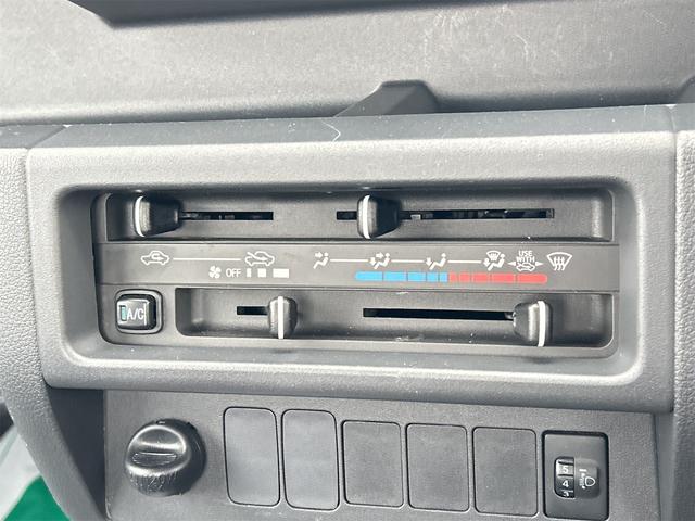 ハイゼットトラック スタンダード MT エアコン パワーステアリング 運転席エアバッグ CD ミュージックプレイヤー接続可(5枚目)