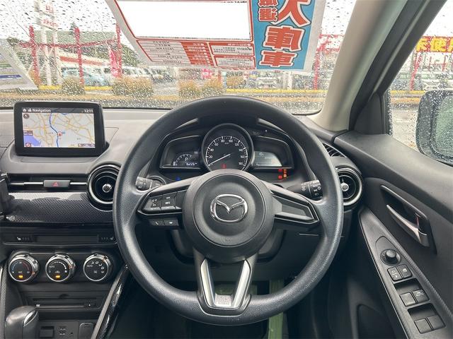 デミオ １５Ｓ　ドライブレコーダー　ＥＴＣ　バックカメラ　ナビ　ＴＶ　クリアランスソナー　レーンアシスト　衝突被害軽減システム　オートライト　スマートキー　アイドリングストップ　電動格納ミラー　ＡＴ　盗難防止システム（3枚目）