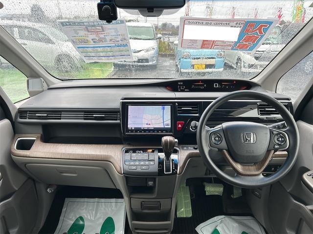 運転者にとっては日々使用することとなる運転席です。運転席が快適だと運転に集中することができますね。