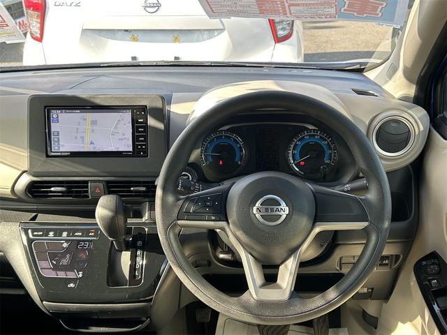 デイズ X ドライブレコーダー 全周囲カメラ ナビ TV クリアランスソナー 衝突被害軽減システム オートライト スマートキー アイドリングストップ 電動格納ミラー ベンチシート CVT 盗難防止システム ABS(3枚目)