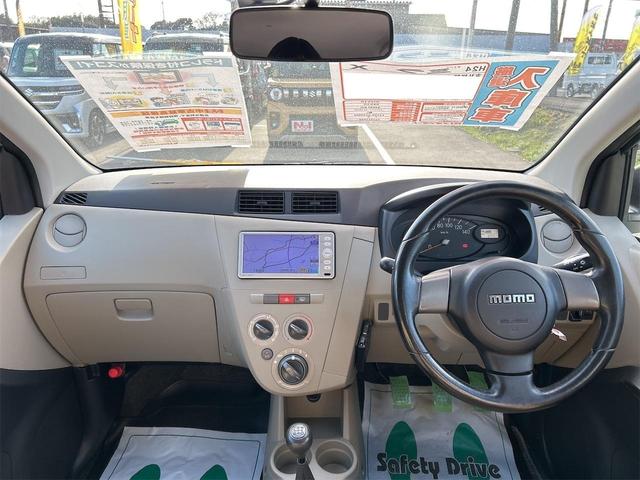 ミラ X ETC ナビ キーレスエントリー 電動格納ミラー MT 盗難防止システム ABS CD 衝突安全ボディ エアコン パワーステアリング パワーウィンドウ 運転席エアバッグ 助手席エアバッグ(2枚目)