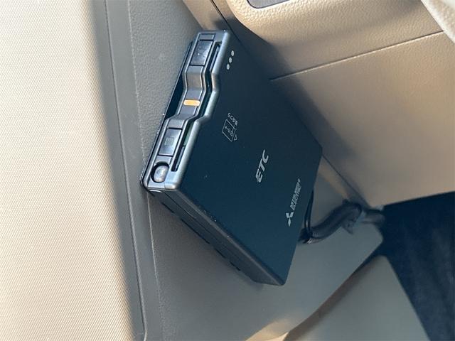 ミラ X ETC ナビ キーレスエントリー 電動格納ミラー MT 盗難防止システム ABS CD 衝突安全ボディ エアコン パワーステアリング パワーウィンドウ 運転席エアバッグ 助手席エアバッグ(8枚目)