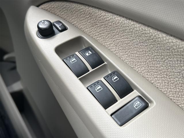 ムーヴ Ｘ　スマートキー　アイドリングストップ　電動格納ミラー　ＣＶＴ　盗難防止システム　ＡＢＳ　アルミホイール　衝突安全ボディ　エアコン　パワーステアリング　パワーウィンドウ　運転席エアバッグ　助手席エアバッグ（8枚目）
