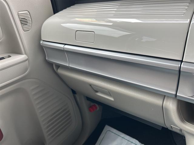 スペーシア ハイブリッドＸ　全周囲カメラ　両側電動スライドドア　ナビ　ＴＶ　クリアランスソナー　レーンアシスト　衝突被害軽減システム　オートライト　スマートキー　アイドリングストップ　電動格納ミラー　シートヒーター　ベンチシート（42枚目）