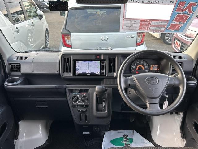 ハイゼットカーゴ ＤＸ　ＳＡＩＩＩ　ＡＴ　衝突被害軽減システム　ドライブレコーダー　ナビ　両側スライドドア　キーレスエントリー　アイドリングストップ　オートマチックハイビーム　ＥＳＣ　エアコン　パワーステアリング（2枚目）