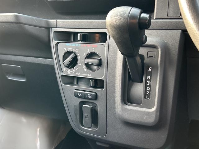 ハイゼットカーゴ ＤＸ　ＳＡＩＩＩ　ＡＴ　衝突被害軽減システム　ドライブレコーダー　ナビ　両側スライドドア　キーレスエントリー　アイドリングストップ　オートマチックハイビーム　ＥＳＣ　エアコン　パワーステアリング（7枚目）