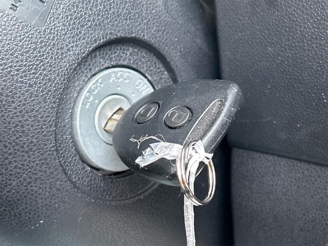 ハイゼットカーゴ ＤＸ　ＳＡＩＩＩ　ＡＴ　衝突被害軽減システム　ドライブレコーダー　ナビ　両側スライドドア　キーレスエントリー　アイドリングストップ　オートマチックハイビーム　ＥＳＣ　エアコン　パワーステアリング（9枚目）