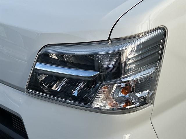 ハイゼットカーゴ ＤＸ　ＳＡＩＩＩ　ＡＴ　衝突被害軽減システム　ドライブレコーダー　ナビ　両側スライドドア　キーレスエントリー　アイドリングストップ　オートマチックハイビーム　ＥＳＣ　エアコン　パワーステアリング（12枚目）