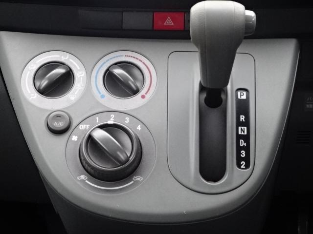 L 純正アルミホイール キーレスエントリー ETC車載器 プライバシーガラス 純正ナビゲーション 電動格納式ドアミラー パワーウィンドウ(15枚目)