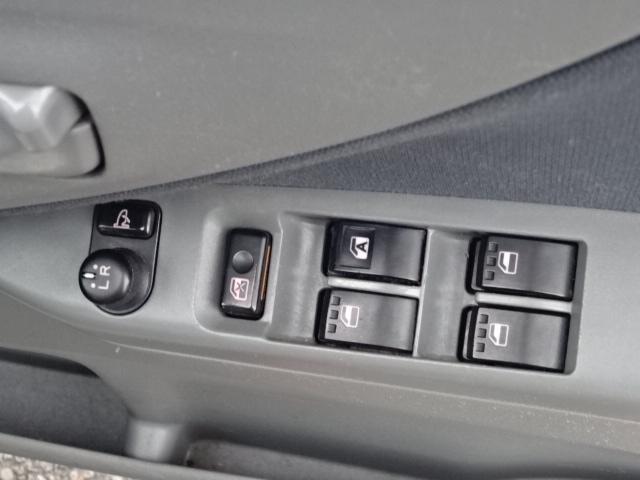 L 純正アルミホイール キーレスエントリー ETC車載器 プライバシーガラス 純正ナビゲーション 電動格納式ドアミラー パワーウィンドウ(16枚目)