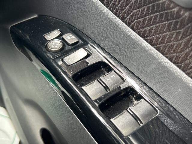 ルークス ハイウェイスターリミテッド　バックカメラ　両側スライド・片側電動　ナビ　ＴＶ　オートライト　ＨＩＤ　スマートキー　電動格納ミラー　ベンチシート　ＣＶＴ　盗難防止システム　ＡＢＳ　ＣＤ　ＤＶＤ再生　ＵＳＢ　Ｂｌｕｅｔｏｏｔｈ（11枚目）
