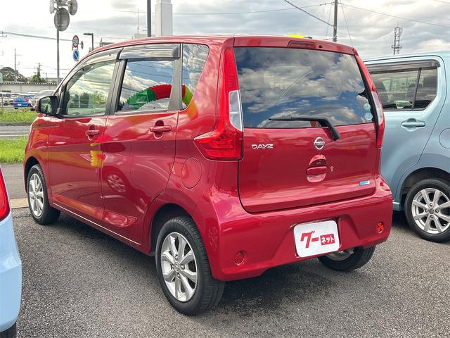 デイズ Ｘ　Ｖセレクション　ドライブレコーダー　衝突被害軽減システム　スマートキー　アイドリングストップ　電動格納ミラー　ベンチシート　ＣＶＴ　盗難防止システム　ＡＢＳ　ＥＳＣ　ＣＤ　アルミホイール　衝突安全ボディ　エアコン（15枚目）