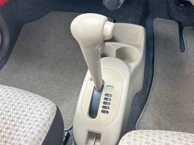 アルト F キーレスエントリー 電動格納ミラー AT 盗難防止システム CD 衝突安全ボディ エアコン パワーステアリング パワーウィンドウ 運転席エアバッグ 助手席エアバッグ(7枚目)