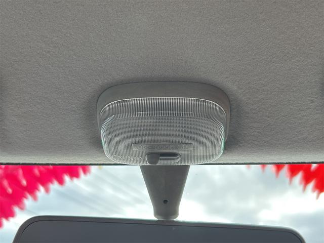 アルト F キーレスエントリー 電動格納ミラー AT 盗難防止システム CD 衝突安全ボディ エアコン パワーステアリング パワーウィンドウ 運転席エアバッグ 助手席エアバッグ(43枚目)