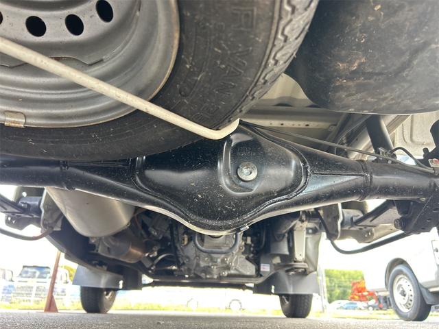 キャリイトラック KCスペシャル 3方開 MT エアコン パワーステアリング パワーウィンドウ 運転席エアバッグ(18枚目)