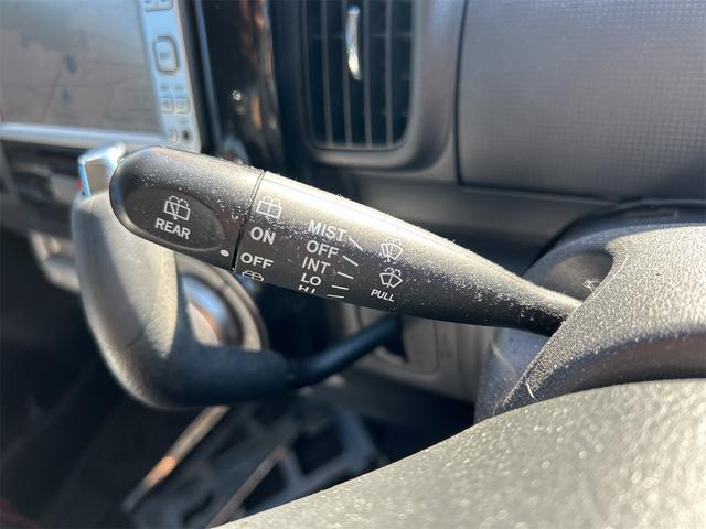 タント カスタムＬ　ＥＴＣ　スライドドア　ナビ　ＴＶ　ＨＩＤ　スマートキー　電動格納ミラー　ベンチシート　ＣＶＴ　盗難防止システム　ＡＢＳ　ＣＤ　ミュージックプレイヤー接続可　アルミホイール　衝突安全ボディ　エアコン（9枚目）