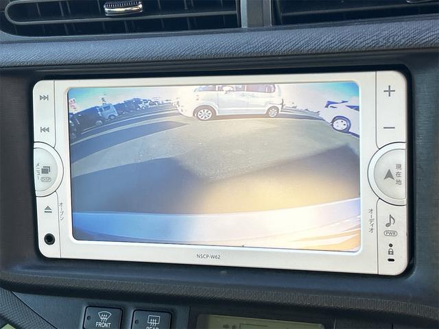 アクア Ｓ　バックカメラ　オートライト　スマートキー　電動格納ミラー　ＣＶＴ　衝突安全ボディ　ＡＢＳ　ＥＳＣ　エアコン　パワーステアリング　パワーウィンドウ（4枚目）