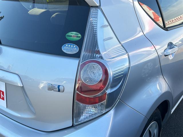 アクア Ｓ　バックカメラ　オートライト　スマートキー　電動格納ミラー　ＣＶＴ　衝突安全ボディ　ＡＢＳ　ＥＳＣ　エアコン　パワーステアリング　パワーウィンドウ（23枚目）