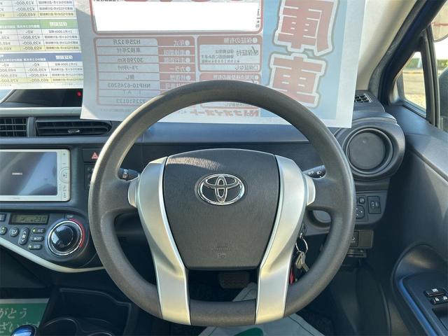 アクア Ｓ　ＥＴＣ　キーレスエントリー　電動格納ミラー　シートヒーター　ＣＶＴ　衝突安全ボディ　ＡＢＳ　ＥＳＣ　エアコン　パワーステアリング　パワーウィンドウ（3枚目）