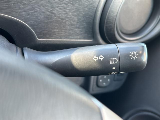 アクア Ｓ　ＥＴＣ　キーレスエントリー　電動格納ミラー　シートヒーター　ＣＶＴ　衝突安全ボディ　ＡＢＳ　ＥＳＣ　エアコン　パワーステアリング　パワーウィンドウ（11枚目）