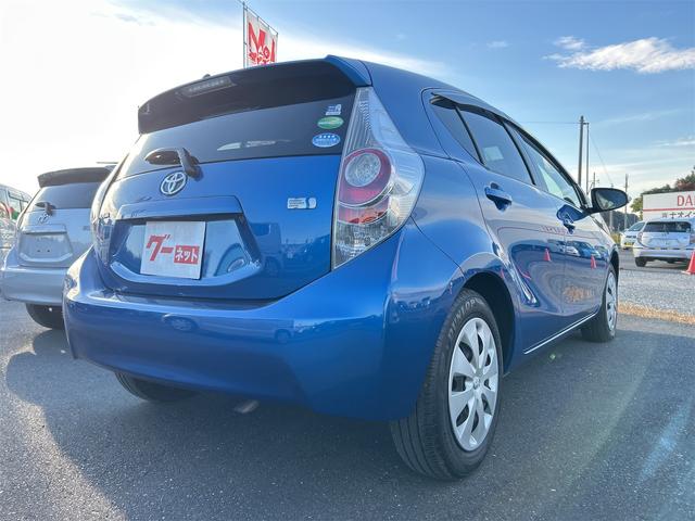 アクア Ｓ　ＥＴＣ　キーレスエントリー　電動格納ミラー　シートヒーター　ＣＶＴ　衝突安全ボディ　ＡＢＳ　ＥＳＣ　エアコン　パワーステアリング　パワーウィンドウ（15枚目）