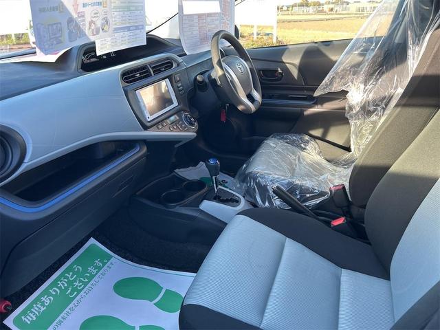 アクア Ｓ　ＥＴＣ　キーレスエントリー　電動格納ミラー　シートヒーター　ＣＶＴ　衝突安全ボディ　ＡＢＳ　ＥＳＣ　エアコン　パワーステアリング　パワーウィンドウ（33枚目）
