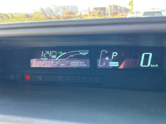 アクア Ｓ　ＥＴＣ　キーレスエントリー　電動格納ミラー　シートヒーター　ＣＶＴ　衝突安全ボディ　ＡＢＳ　ＥＳＣ　エアコン　パワーステアリング　パワーウィンドウ（47枚目）