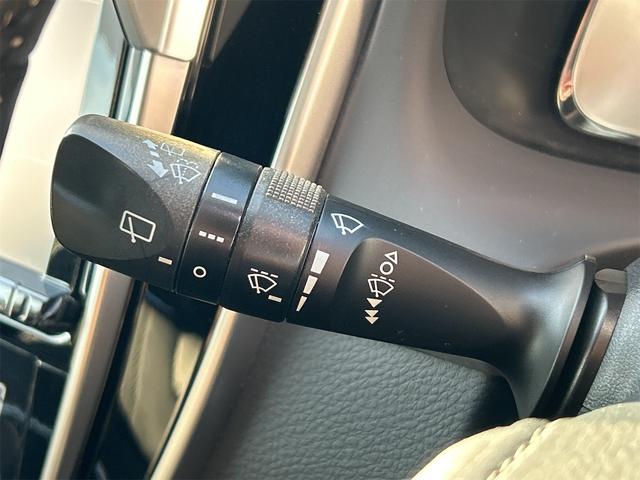 ハリアー エレガンス　ＥＴＣ　バックカメラ　パワーシート　エアロ　ＴＶ　オートライト　アルミホイール　スマートキー　アイドリングストップ　電動格納ミラー　ＣＶＴ　盗難防止システム　衝突安全ボディ　ＣＤ　Ｂｌｕｅｔｏｏｔｈ（10枚目）