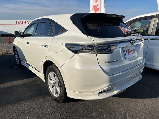 ハリアー エレガンス　ＥＴＣ　バックカメラ　パワーシート　エアロ　ＴＶ　オートライト　アルミホイール　スマートキー　アイドリングストップ　電動格納ミラー　ＣＶＴ　盗難防止システム　衝突安全ボディ　ＣＤ　Ｂｌｕｅｔｏｏｔｈ（17枚目）