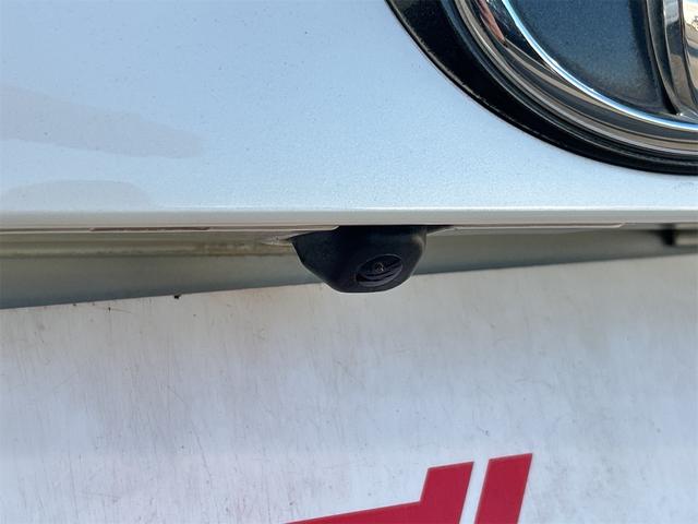 ハリアー エレガンス　ＥＴＣ　バックカメラ　パワーシート　エアロ　ＴＶ　オートライト　アルミホイール　スマートキー　アイドリングストップ　電動格納ミラー　ＣＶＴ　盗難防止システム　衝突安全ボディ　ＣＤ　Ｂｌｕｅｔｏｏｔｈ（25枚目）