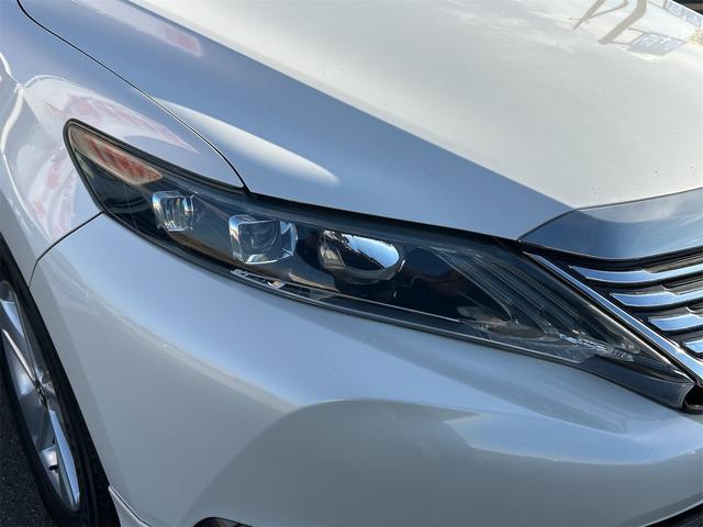 ハリアー エレガンス　ＥＴＣ　バックカメラ　パワーシート　エアロ　ＴＶ　オートライト　アルミホイール　スマートキー　アイドリングストップ　電動格納ミラー　ＣＶＴ　盗難防止システム　衝突安全ボディ　ＣＤ　Ｂｌｕｅｔｏｏｔｈ（34枚目）