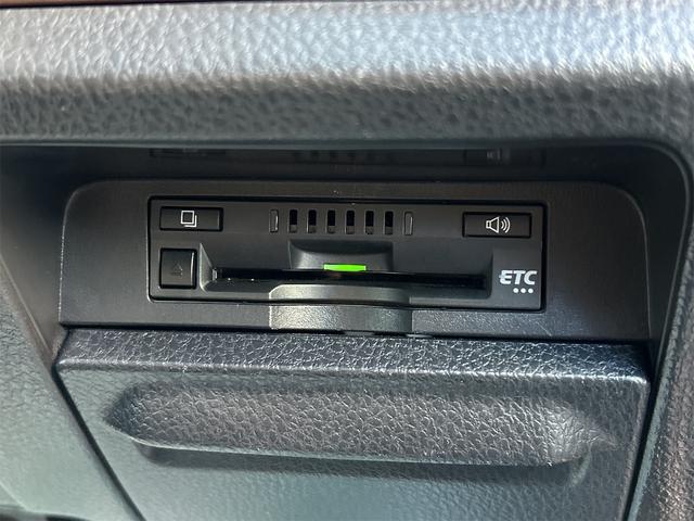 エスクァイア Ｇｉ　プレミアムパッケージ　ドライブレコーダー　ＥＴＣ　バックカメラ　ＴＶ　オートクルーズコントロール　レーンアシスト　衝突被害軽減システム　両側電動スライドドア　オートマチックハイビーム　オートライト　ＬＥＤヘッドランプ（7枚目）