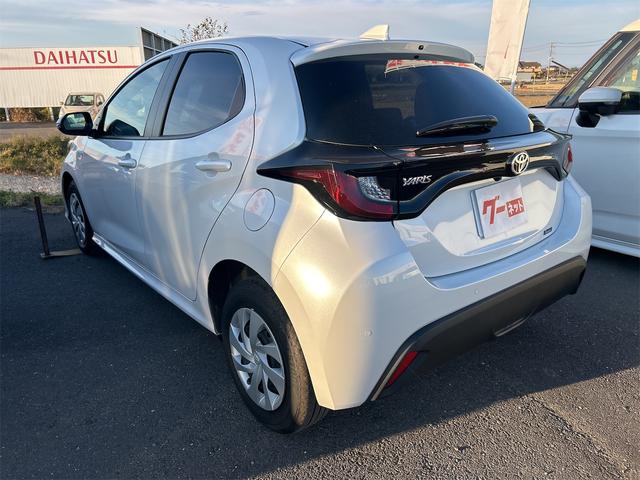 ヤリス Ｇ　ＥＴＣ　バックカメラ　ナビ　ＴＶ　クリアランスソナー　衝突被害軽減システム　オートマチックハイビーム　オートライト　スマートキー　電動格納ミラー　ＣＶＴ　盗難防止システム　衝突安全ボディ　ＡＢＳ（13枚目）