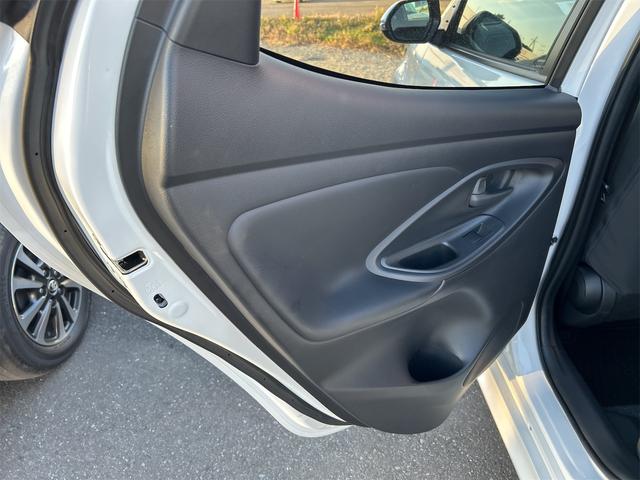 ヤリス Ｇ　ＥＴＣ　バックカメラ　ナビ　ＴＶ　クリアランスソナー　衝突被害軽減システム　オートマチックハイビーム　オートライト　スマートキー　電動格納ミラー　ＣＶＴ　盗難防止システム　衝突安全ボディ　ＡＢＳ（25枚目）