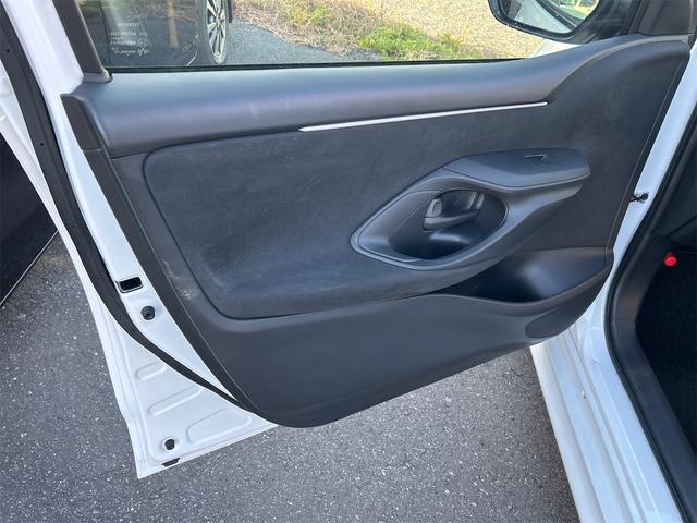 ヤリス Ｇ　ＥＴＣ　バックカメラ　ナビ　ＴＶ　クリアランスソナー　衝突被害軽減システム　オートマチックハイビーム　オートライト　スマートキー　電動格納ミラー　ＣＶＴ　盗難防止システム　衝突安全ボディ　ＡＢＳ（27枚目）