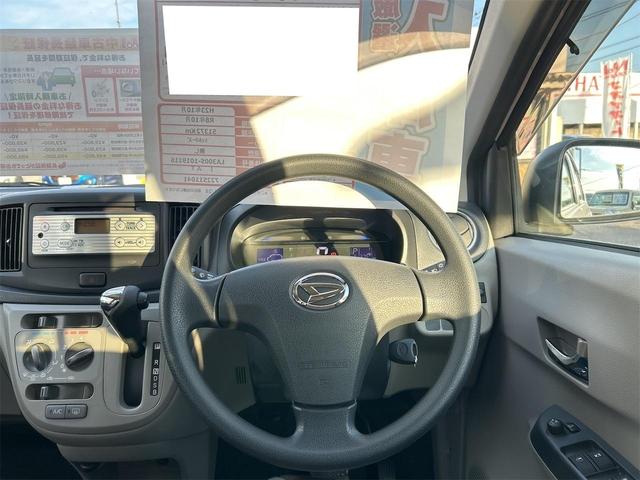 ミライース X キーレスエントリー アイドリングストップ 電動格納ミラー CVT 盗難防止システム ABS CD ミュージックプレイヤー接続可 衝突安全ボディ エアコン パワーステアリング パワーウィンドウ(3枚目)
