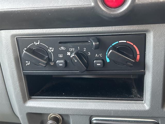 NV100クリッパーバン DX AT 両側スライドドア エアコン 運転席エアバッグ 助手席エアバッグ(33枚目)
