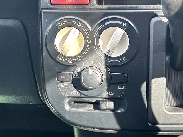 アルト Ｌ　キーレスエントリー　アイドリングストップ　シートヒーター　ＣＶＴ　盗難防止システム　ＡＢＳ　ＥＳＣ　ＣＤ　ミュージックプレイヤー接続可　衝突安全ボディ　エアコン　パワーステアリング　パワーウィンドウ（7枚目）