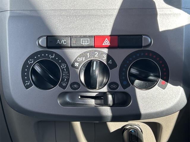 タント Ｘスペシャル　ドライブレコーダー　ＥＴＣ　キーレスエントリー　ベンチシート　ＣＶＴ　盗難防止システム　ＡＢＳ　ＣＤ　衝突安全ボディ　エアコン　パワーステアリング　パワーウィンドウ　運転席エアバッグ　助手席エアバッグ（6枚目）