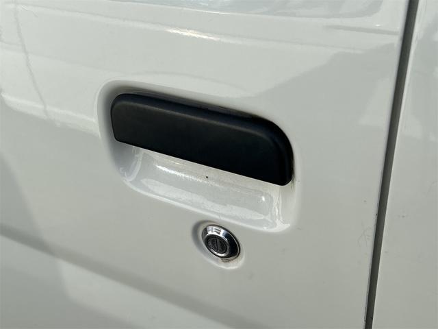 ハイゼットカーゴ クルーズＳＡＩＩＩ　ハイルーフ　ＡＴ　衝突被害軽減システム　ドライブレコーダー　ナビ　バックカメラ　両側スライドドア　キーレスエントリー　アイドリングストップ　電動格納ミラー　オートマチックハイビーム　ＥＳＣ（19枚目）