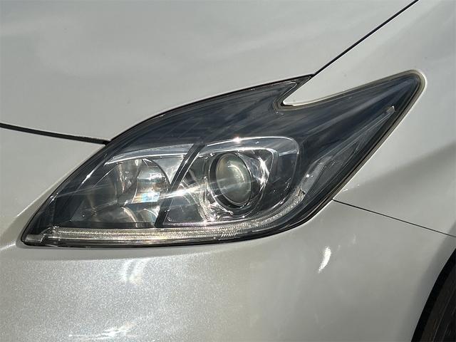 プリウス Ｓマイコーデ　ドライブレコーダー　ＥＴＣ　バックカメラ　ナビ　ＴＶ　アルミホイール　オートライト　ＨＩＤ　ＣＶＴ　スマートキー　電動格納ミラー　盗難防止システム　ＣＤ　Ｂｌｕｅｔｏｏｔｈ　衝突安全ボディ　ＡＢＳ（12枚目）