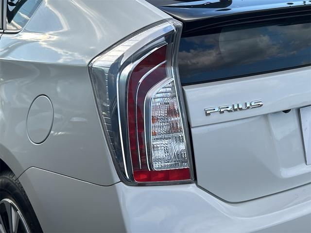 プリウス Ｓマイコーデ　ドライブレコーダー　ＥＴＣ　バックカメラ　ナビ　ＴＶ　アルミホイール　オートライト　ＨＩＤ　ＣＶＴ　スマートキー　電動格納ミラー　盗難防止システム　ＣＤ　Ｂｌｕｅｔｏｏｔｈ　衝突安全ボディ　ＡＢＳ（18枚目）
