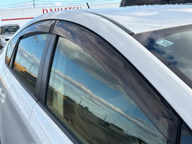 プリウス Ｓマイコーデ　ドライブレコーダー　ＥＴＣ　バックカメラ　ナビ　ＴＶ　アルミホイール　オートライト　ＨＩＤ　ＣＶＴ　スマートキー　電動格納ミラー　盗難防止システム　ＣＤ　Ｂｌｕｅｔｏｏｔｈ　衝突安全ボディ　ＡＢＳ（24枚目）